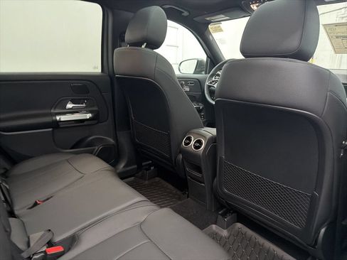 Used 2026 Mercedes-Benz GLB 250 image 25