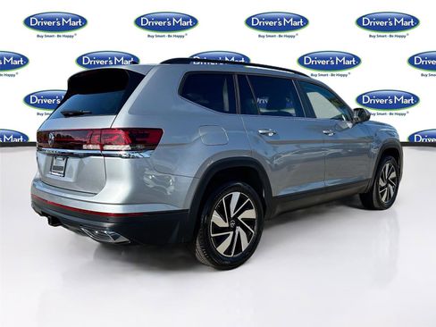 Used 2025 Volkswagen Atlas SE image 7