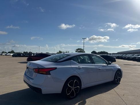 Certified 2025 Nissan Altima 2.5 SR FWD image 23