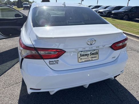 Used 2019 Toyota Camry SE FWD image 33