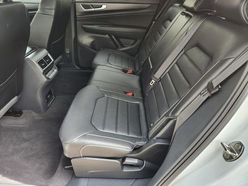 Certified 2024 Volkswagen Atlas Cross Sport SEL AWD/4WD image 28