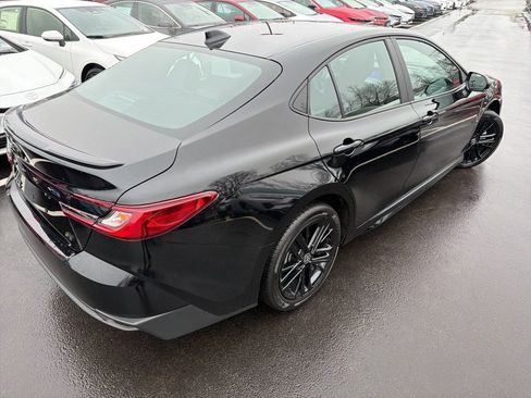 Certified 2025 Toyota Camry SE w/ Convenience Package image 6