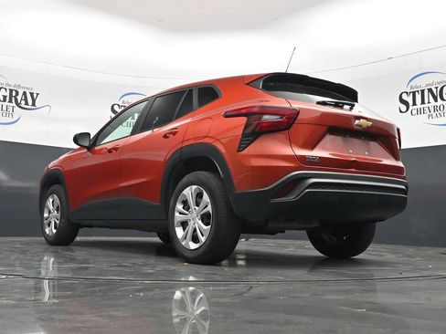 Certified 2024 Chevrolet Trax LS w/ Driver Confidence Package FWD image 30