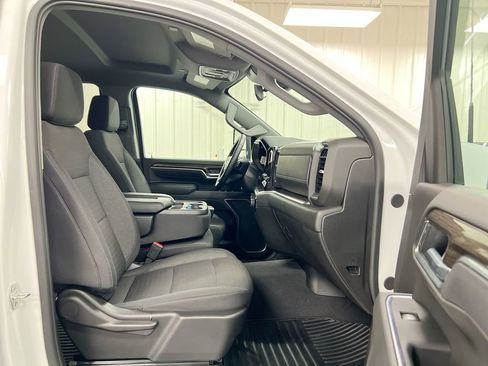 Used 2025 Chevrolet Silverado 2500 LT w/ Convenience Package image 22