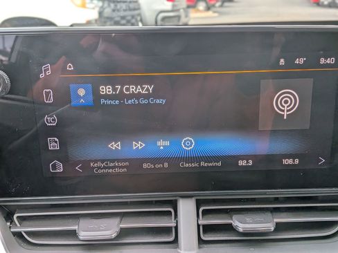 Used 2025 Chevrolet Trax LT w/ LT Convenience Package image 27