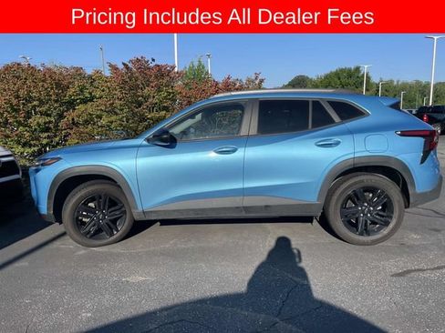 Used 2025 Chevrolet Trax ACTIV w/ Driver Confidence Package FWD image 2