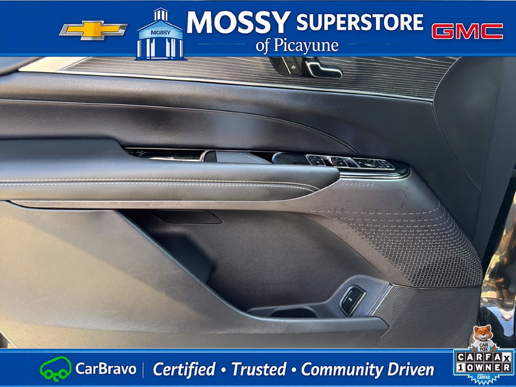 Certified 2025 Cadillac Lyriq Luxury AWD/4WD image 14
