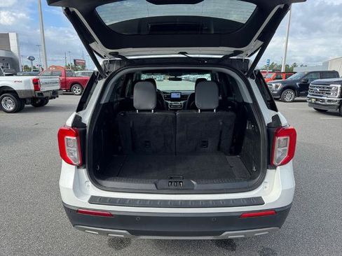 Certified 2023 Ford Explorer XLT w/ Equipment Group 202A RWD image 17