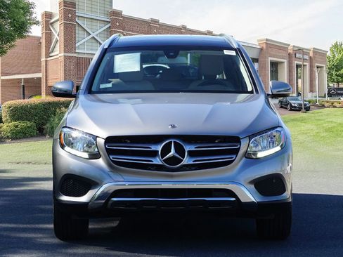 Used 2019 Mercedes-Benz GLC 300 image 2