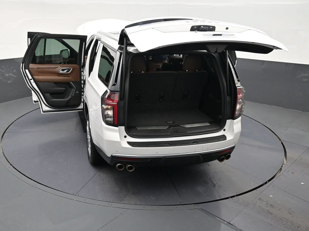 Used 2023 Chevrolet Tahoe High Country w/ Advanced Technology Package RWD image 32