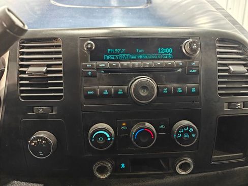 Used 2009 GMC Sierra 1500 SLE w/ Power Pack Plus image 32