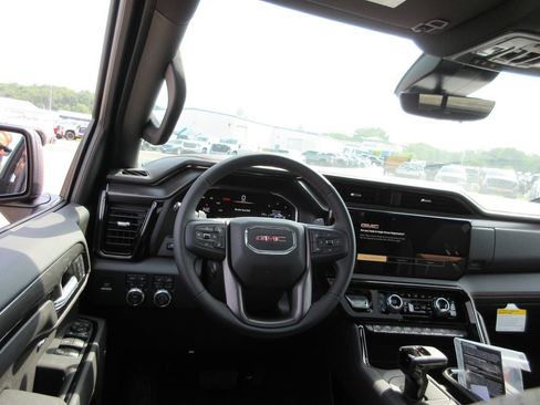 New 2026 GMC Sierra 1500 AT4 w/ AT4 Premium Package AWD/4WD image 18