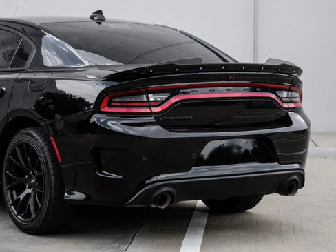 Used 2021 Dodge Charger R/T w/ Blacktop Package RWD image 9