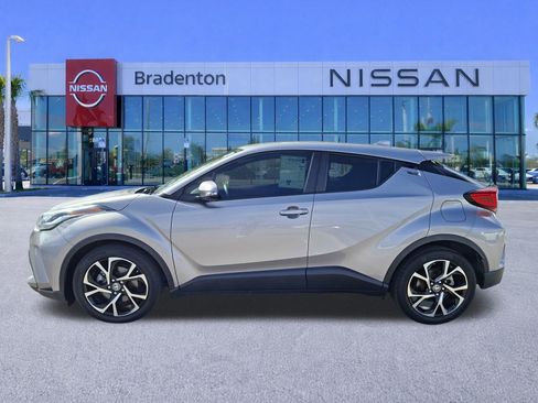 Used 2020 Toyota C-HR XLE image 8