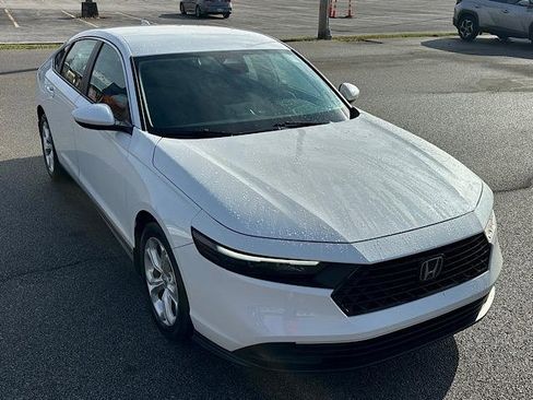 Used 2023 Honda Accord LX image 13