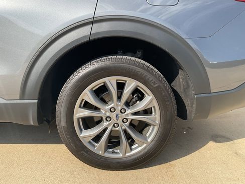 Used 2023 Ford Explorer XLT w/ Equipment Group 202A image 6