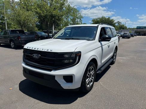 Used 2025 Ford Expedition Active AWD/4WD image 1