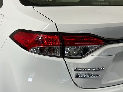 Used 2020 Toyota Corolla LE FWD image 35