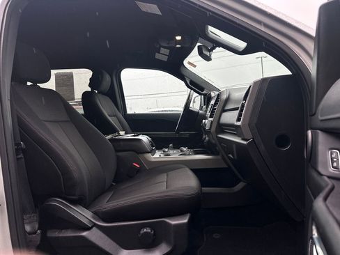 Used 2018 Ford Expedition XLT AWD/4WD image 16