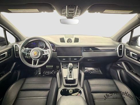 Used 2021 Porsche Cayenne S w/ Premium Package AWD/4WD image 28
