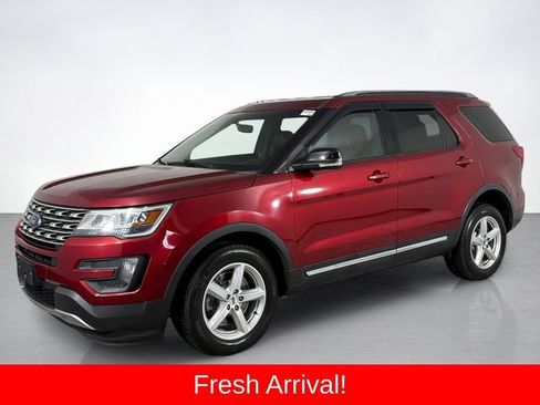 Used 2016 Ford Explorer XLT w/ Equipment Group 202A AWD/4WD image 7