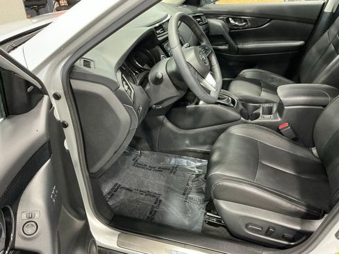 Used 2020 Nissan Rogue SL FWD image 4