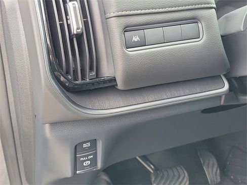 New 2025 Nissan Armada SV image 8