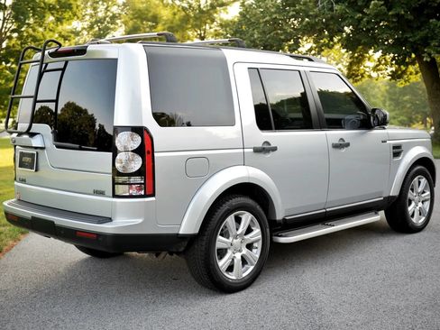 Used 2016 Land Rover LR4 HSE Silver Edition AWD/4WD image 25