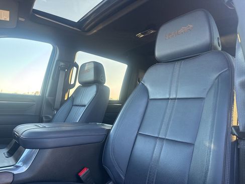 Used 2024 Chevrolet Silverado 2500 High Country w/ High Country Premium Package image 29