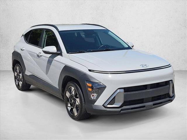 Used 2025 Hyundai Kona SEL FWD image 3