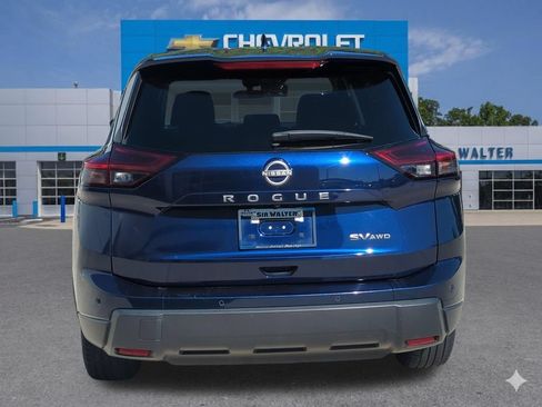 Used 2024 Nissan Rogue SV AWD/4WD image 5