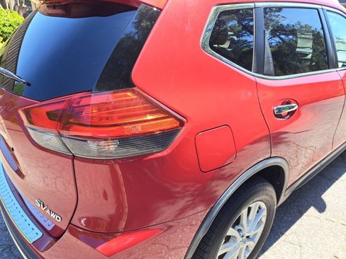 Used 2017 Nissan Rogue SV AWD/4WD image 22