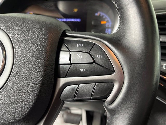 Used 2020 Jeep Grand Cherokee Overland AWD/4WD image 19