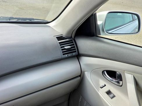 Used 2011 Toyota Camry LE image 22