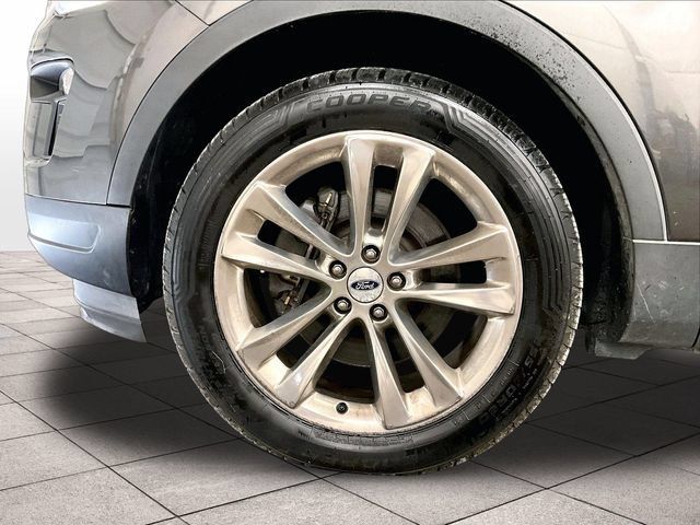 Used 2018 Ford Explorer XLT w/ Equipment Group 202A AWD/4WD image 9