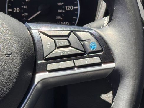 Certified 2023 Nissan Altima 2.5 SV w/ SV Premium Package FWD image 17