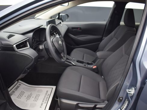 Used 2025 Toyota Corolla LE w/ LE Premium Package image 13