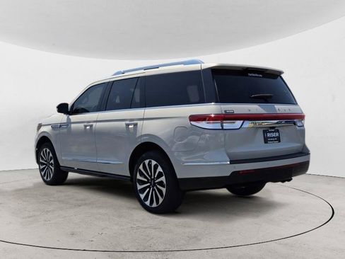 Used 2024 Lincoln Navigator Reserve AWD/4WD image 5