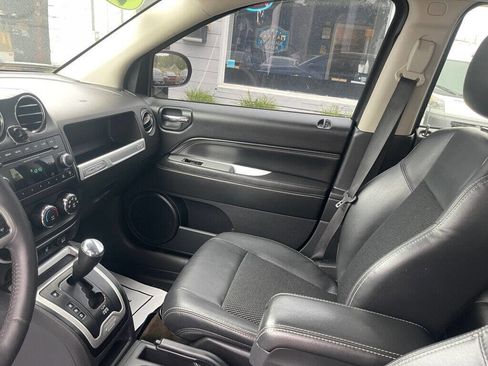 Used 2016 Jeep Compass Latitude image 40