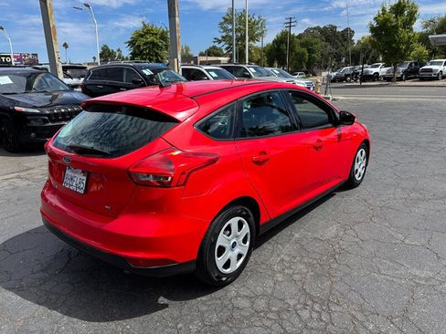 Used 2015 Ford Focus SE FWD image 4