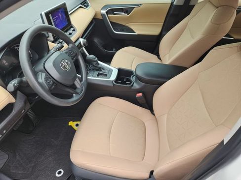 Certified 2025 Toyota RAV4 XLE w/ Convenience Package FWD image 11