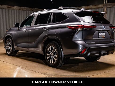 Used 2023 Toyota Highlander XLE image 6
