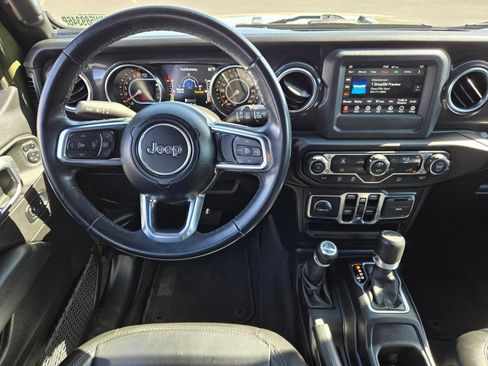 Used 2021 Jeep Wrangler Unlimited Sahara AWD/4WD image 12