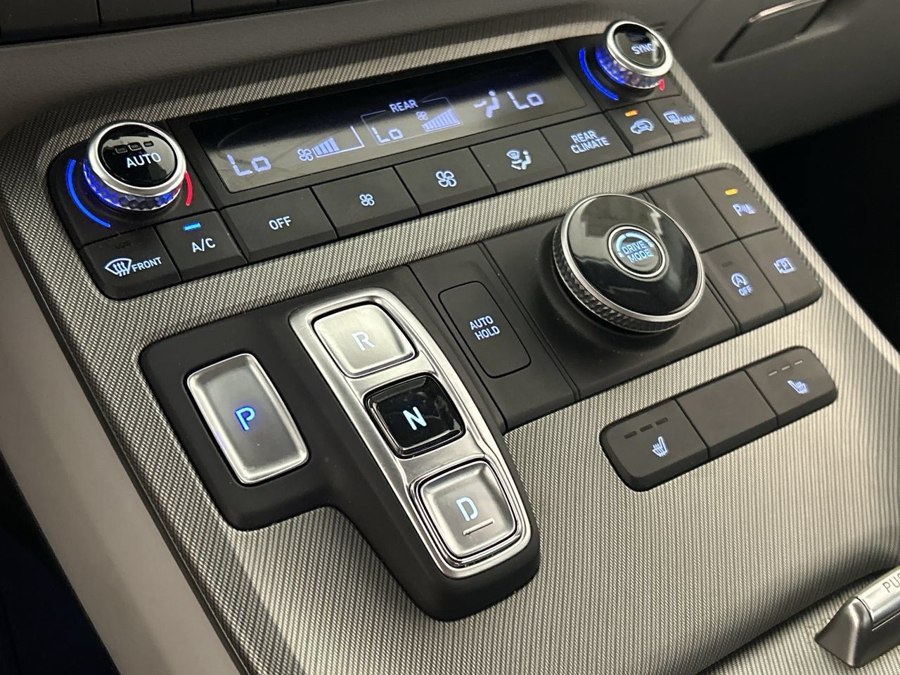 Used 2025 Hyundai Palisade SEL FWD image 16