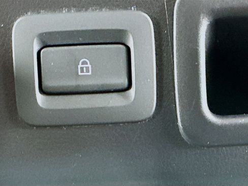 Used 2024 MAZDA MAZDA3 s image 30