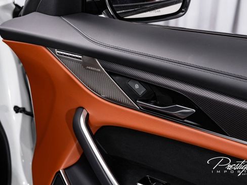 Used 2024 Jaguar F-PACE SVR image 40