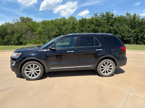 Used 2016 Ford Explorer Limited AWD/4WD image 2
