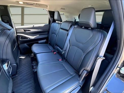 Certified 2026 INFINITI QX60 Luxe w/ Cargo Package AWD/4WD image 26