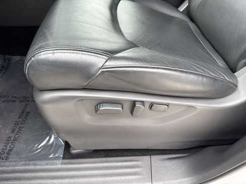 Used 2024 Nissan Armada SL w/ Captain's Chairs Package AWD/4WD image 41
