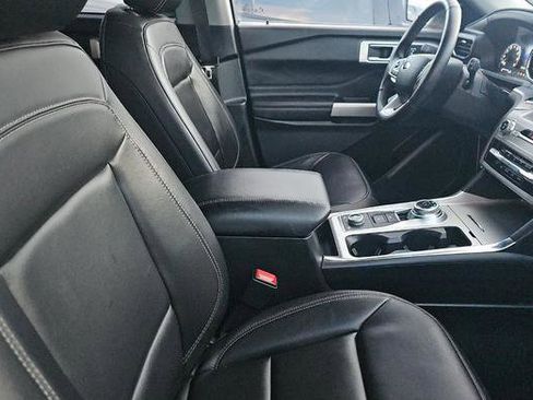 Used 2023 Ford Explorer XLT w/ Equipment Group 202A image 13